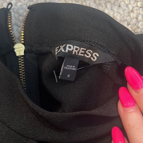 Express black deep v crop top - Picture 3 of 3